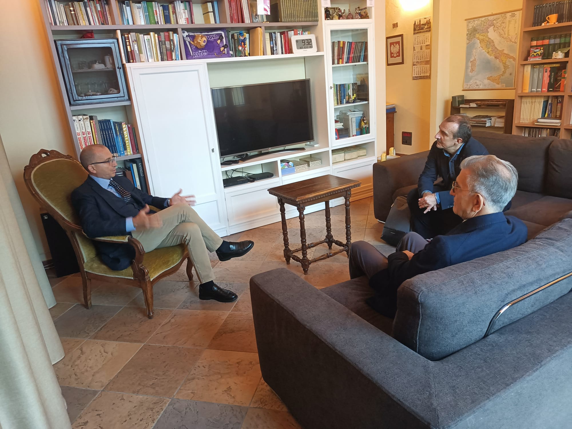 Incontro italo-polacco al Consolato Onorario della Repubblica di Polonia in Firenze. Il collegamento video con il Presidente di Przemysl Wojciech Bakun