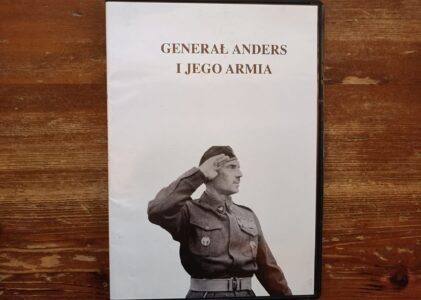 Il DVD su Generale Anders nella biblioteca del Consolato Onorario della Repubblica di Polonia in Firenze 