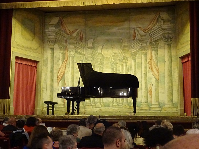 Al Teatro della Pergola un bellissimo concerto del pianista Piotr Anderszewski