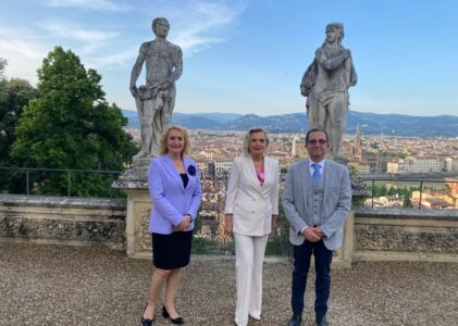 Firenze: Incontro del Console Onorario Barlacchi con l’Ambasciatrice Anna Maria Anders