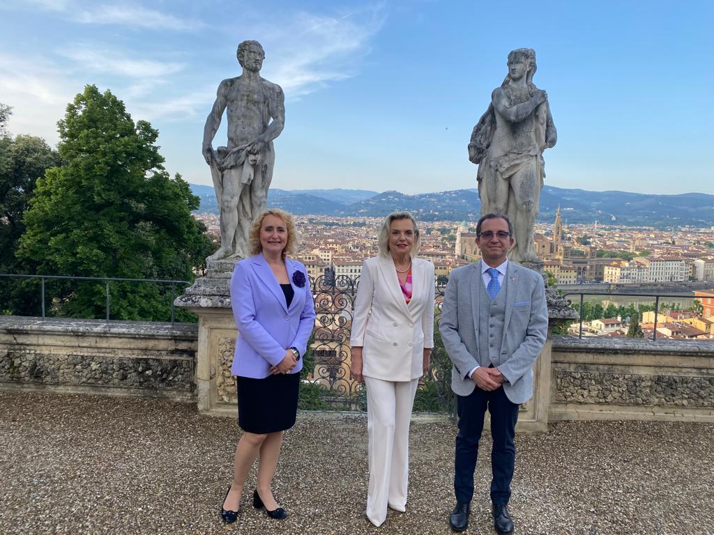 Firenze: Incontro del Console Onorario Barlacchi con l’Ambasciatrice Anna Maria Anders